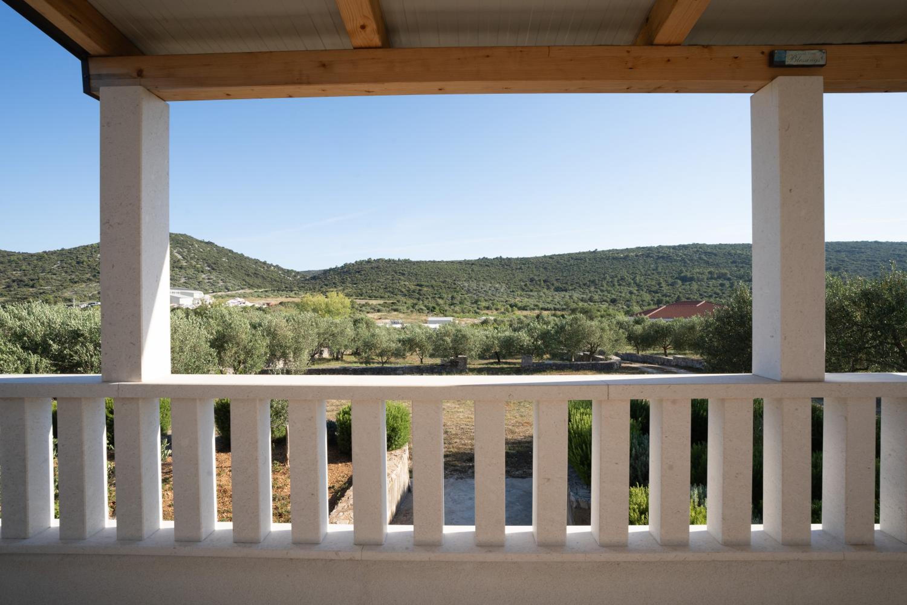 Villa Aria - peaceful olive grove & swimming pool