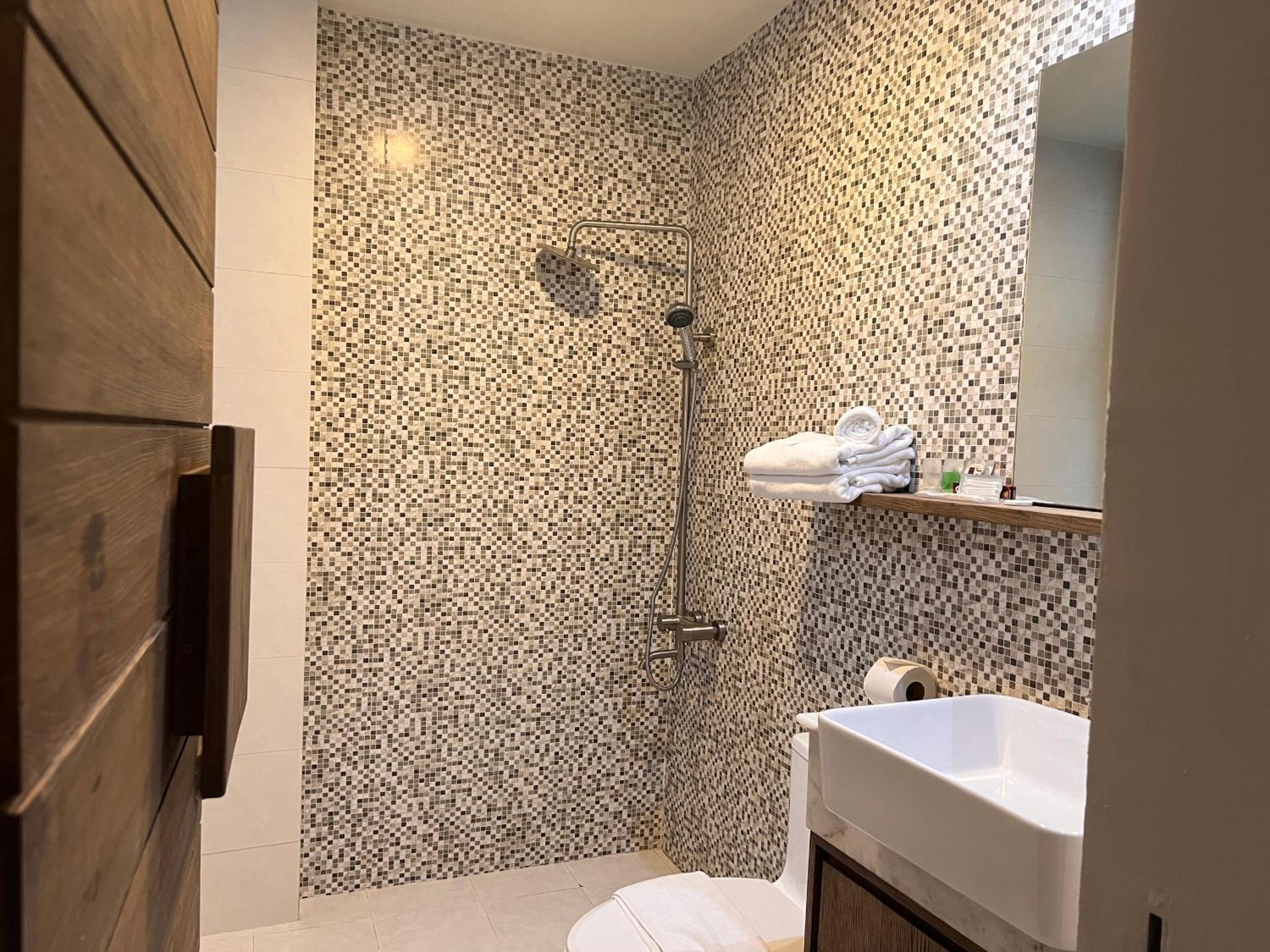 VIETLIFE Hotel & Apartment - Free Cinema