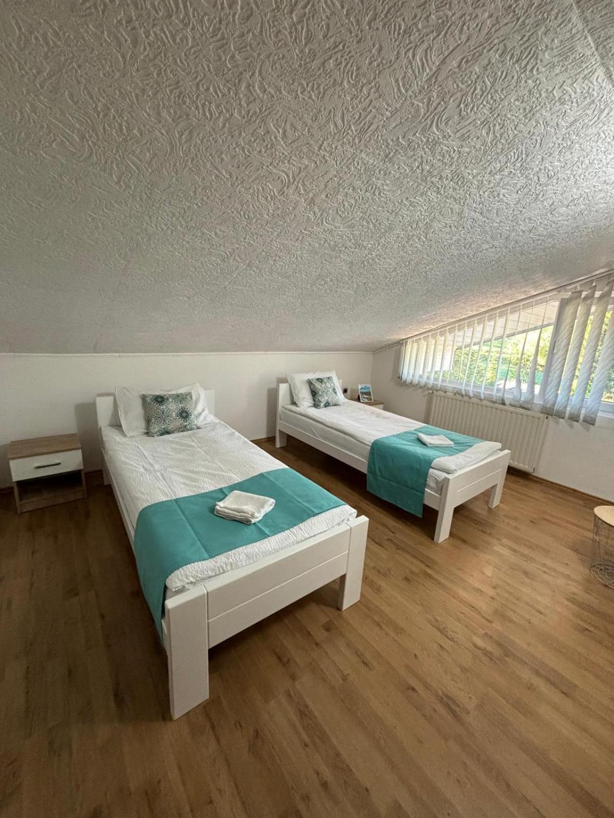 Riverside Resort Una