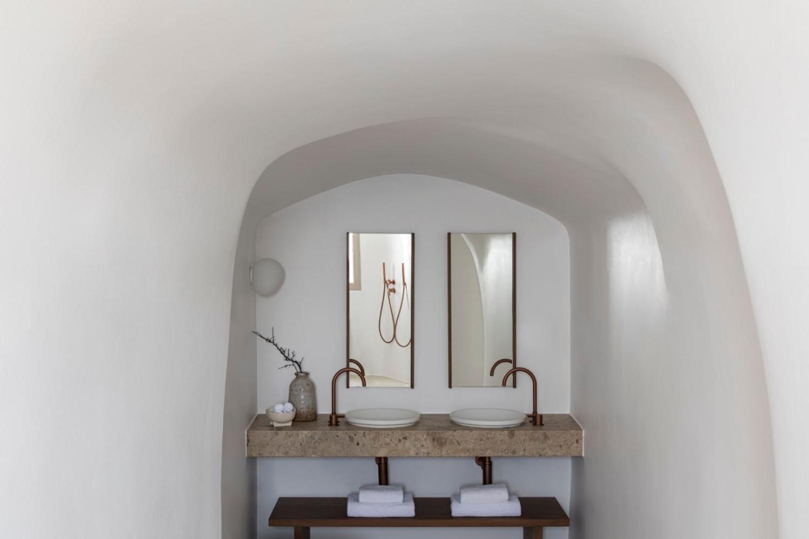 Oia Vacations - Canaves Ena - Small Luxury Hotels of the World - Property Image 24
