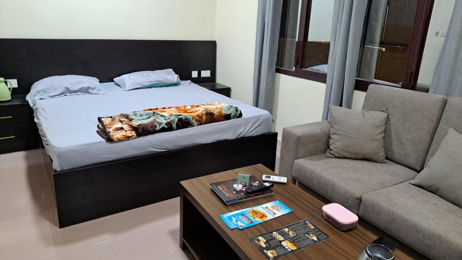 Room center view 2