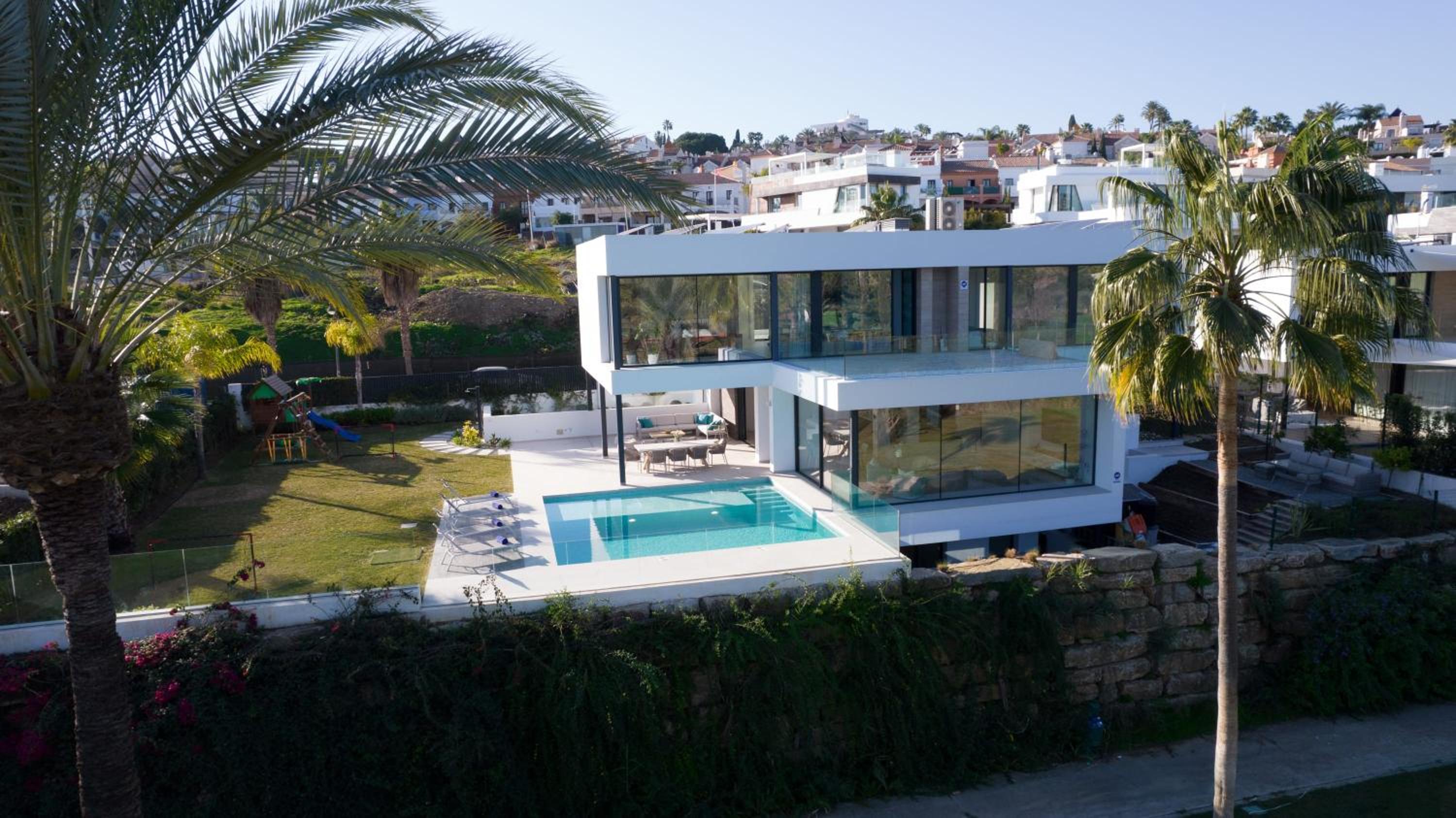 Villa Sandie Front Golf Cinema Room Sauna Jacuzzi Kids Playground