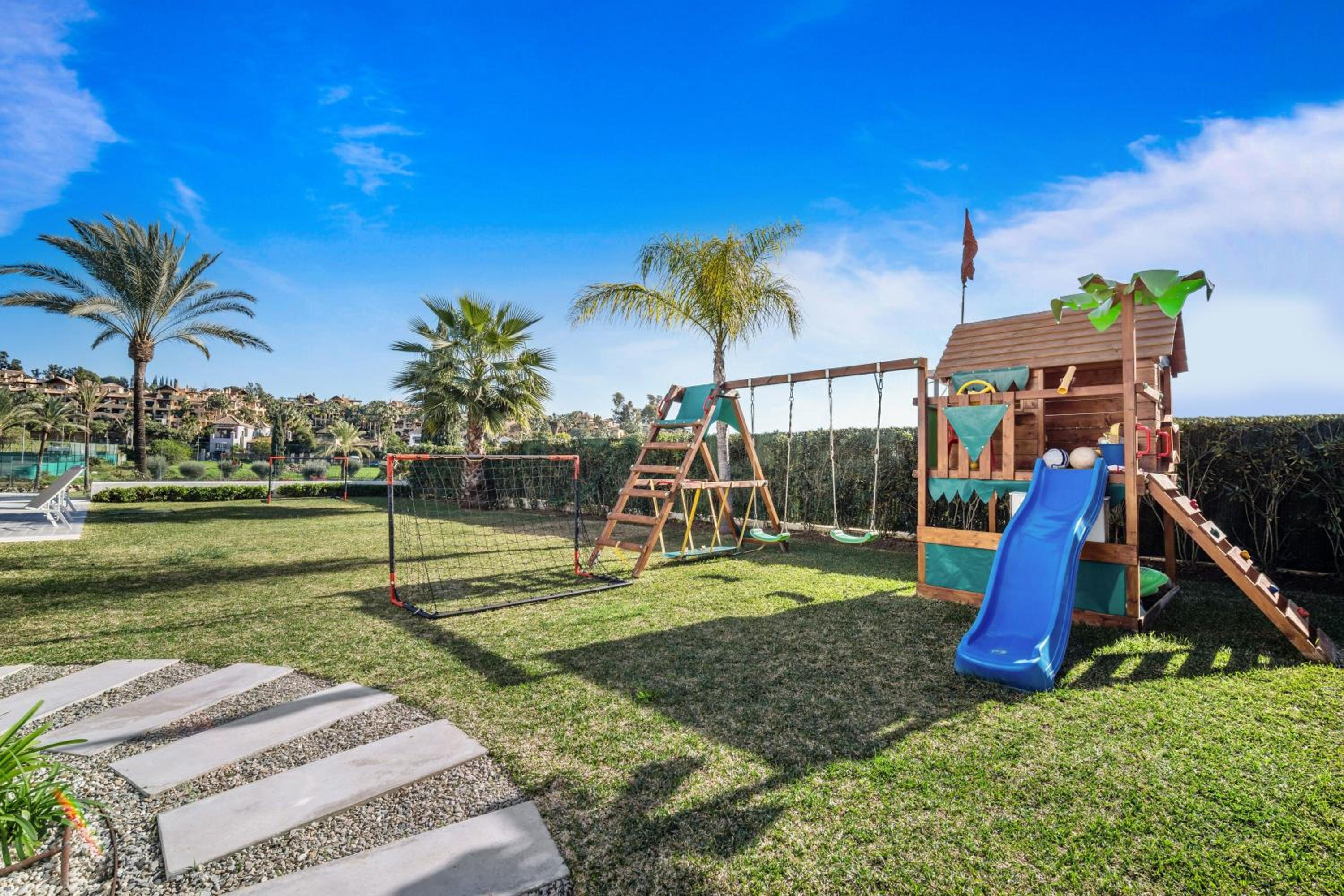 Villa Sandie Front Golf Cinema Room Sauna Jacuzzi Kids Playground