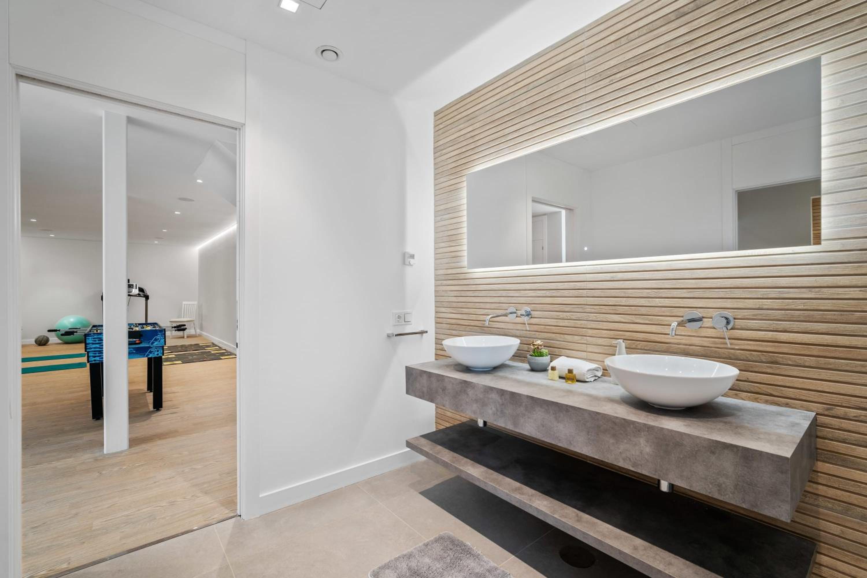 Villa Sandie Front Golf Cinema Room Sauna Jacuzzi Kids Playground