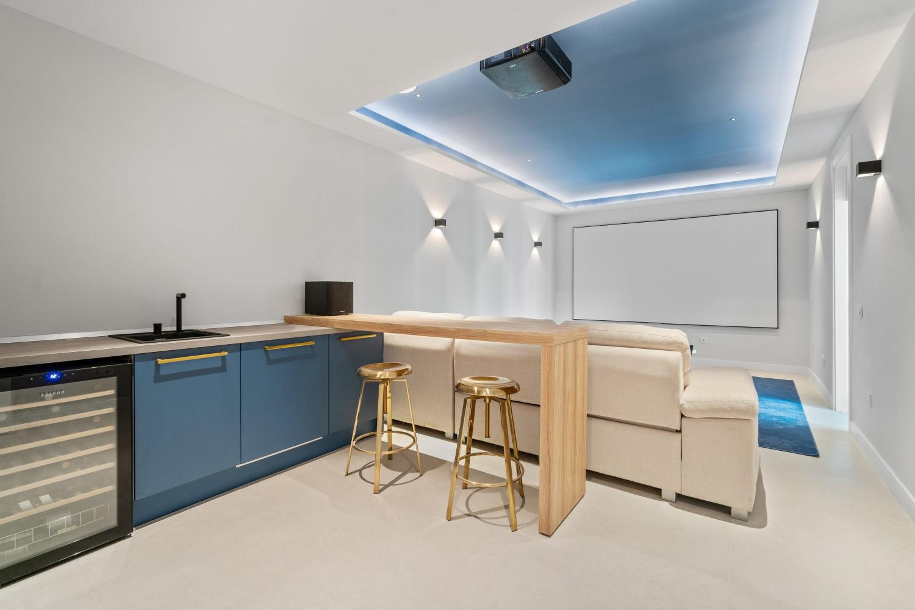 Villa Sandie Front Golf Cinema Room Sauna Jacuzzi Kids Playground