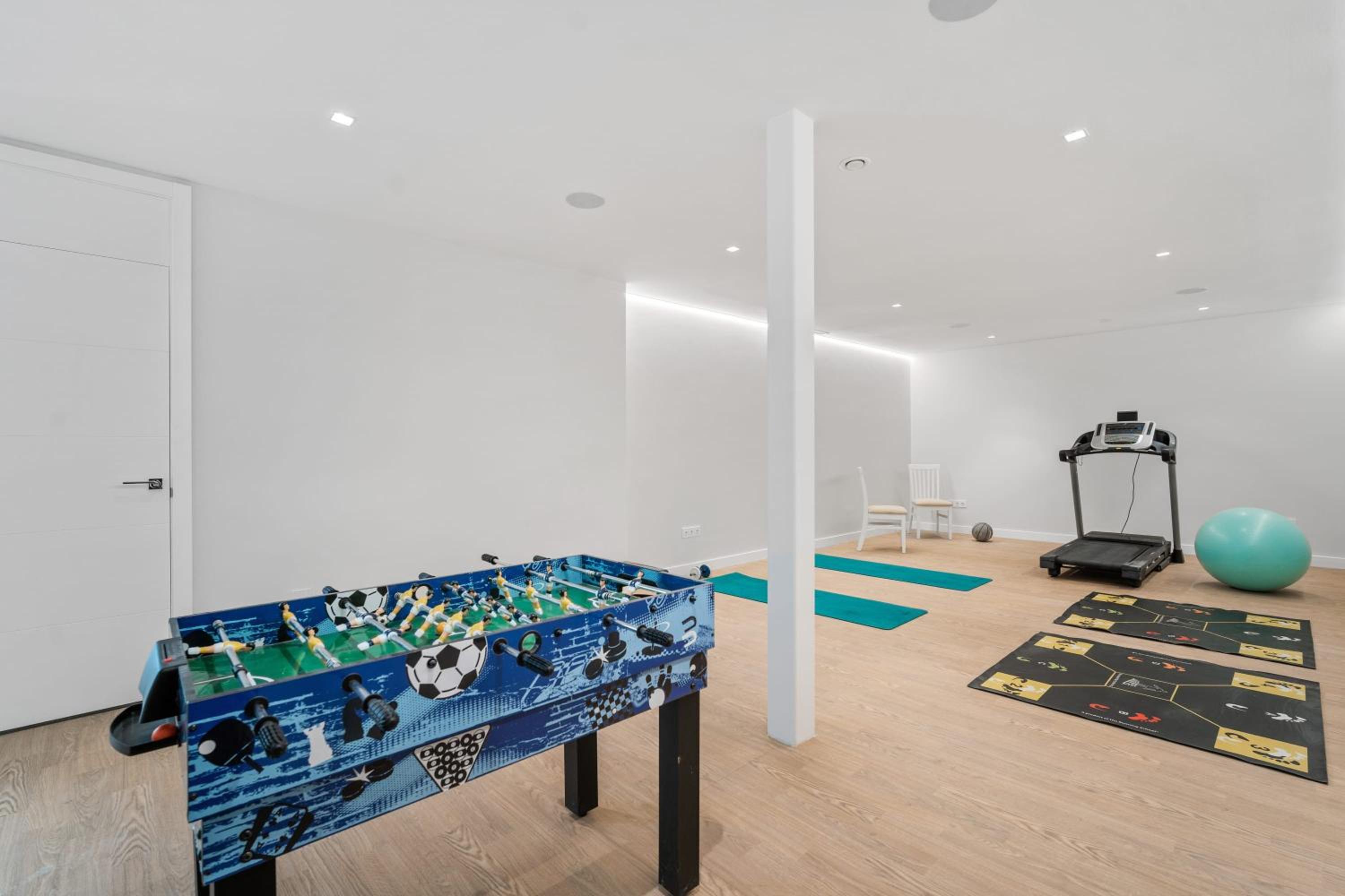 Villa Sandie Front Golf Cinema Room Sauna Jacuzzi Kids Playground