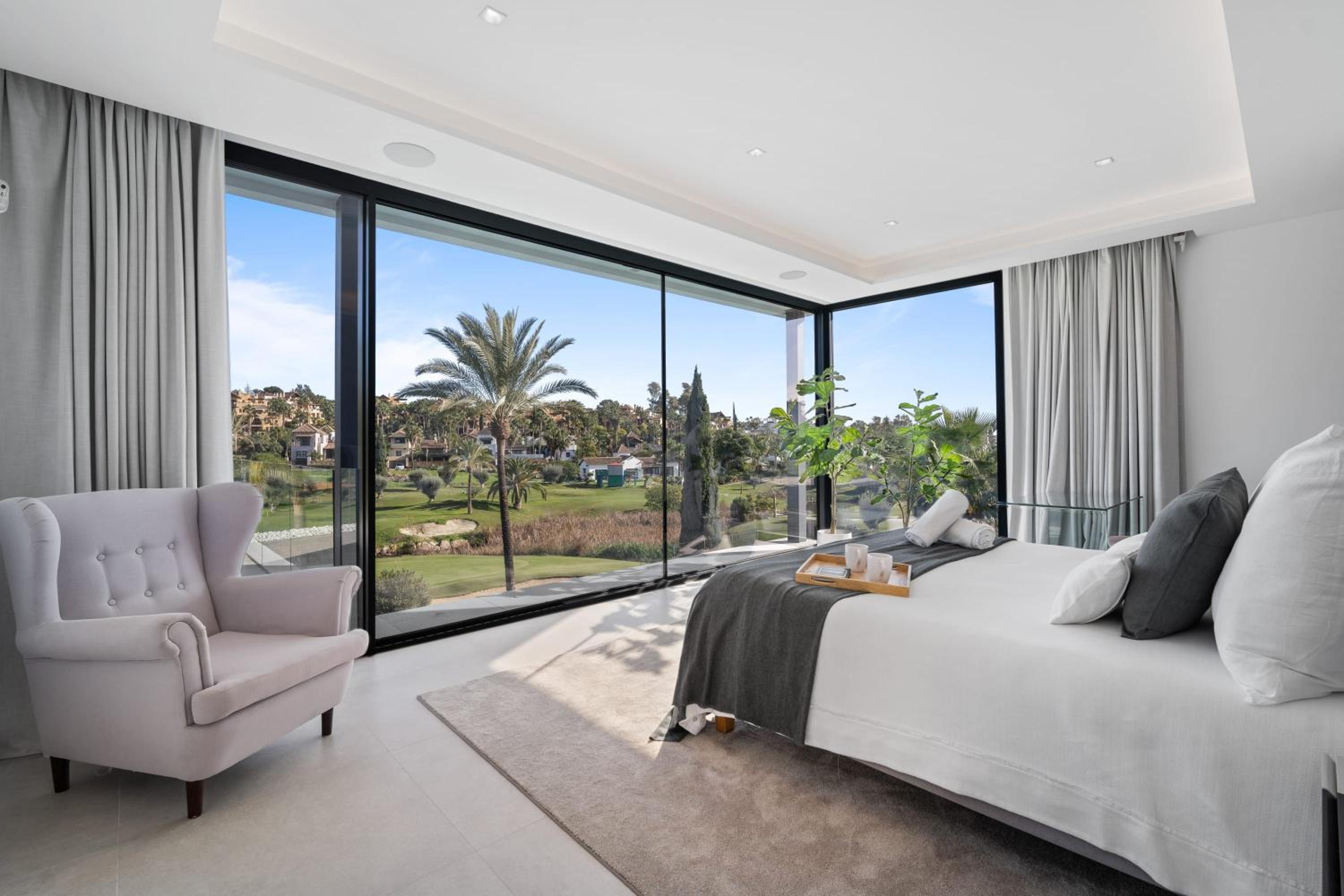 Villa Sandie Front Golf Cinema Room Sauna Jacuzzi Kids Playground
