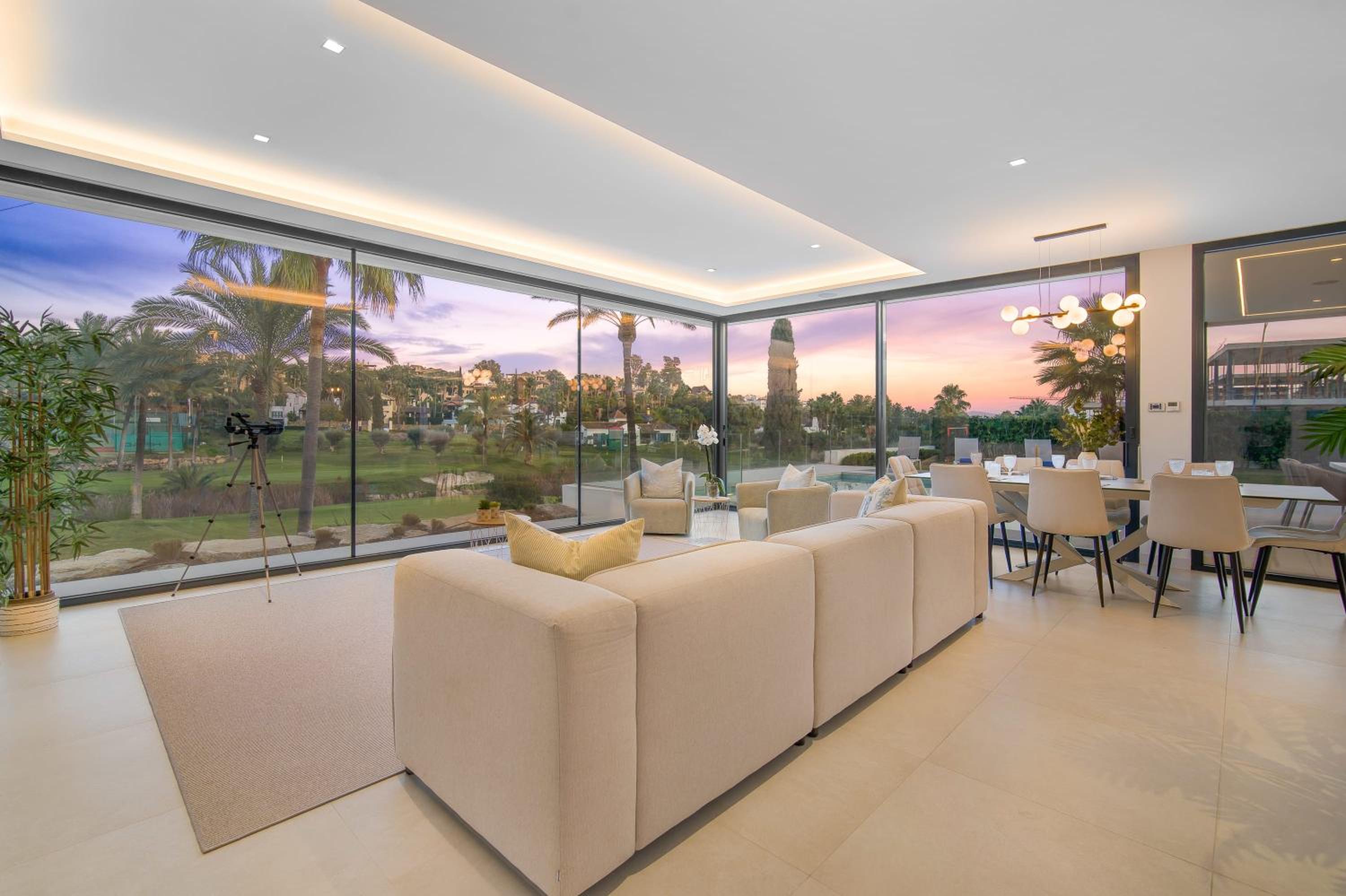 Villa Sandie Front Golf Cinema Room Sauna Jacuzzi Kids Playground