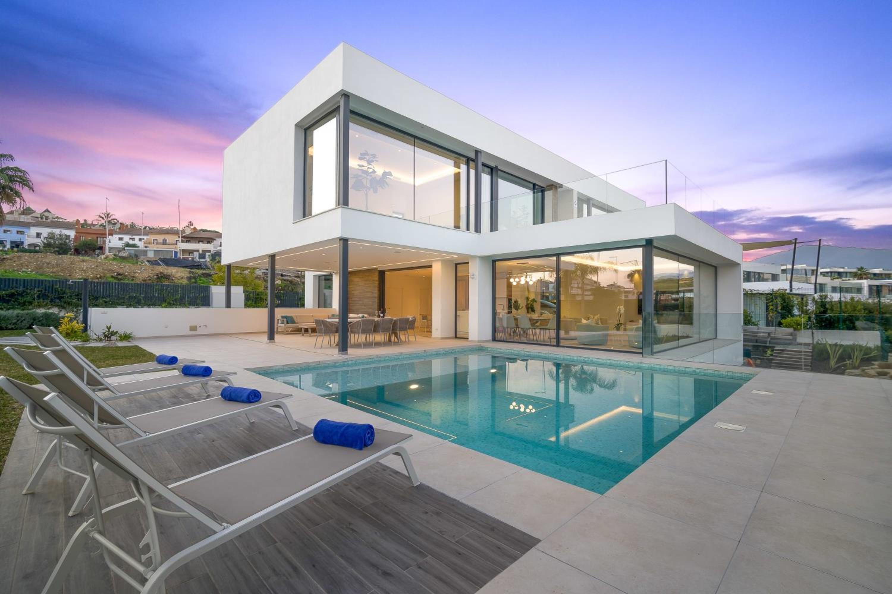 Villa Sandie Front Golf Cinema Room Sauna Jacuzzi Kids Playground