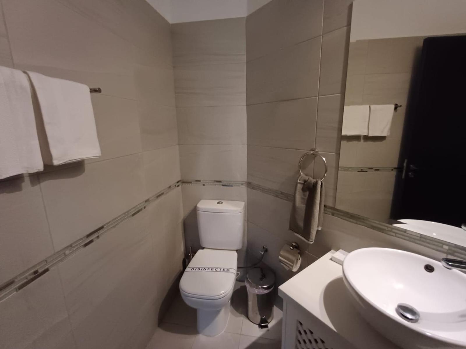 Kings Palace - Elegant 2BR, Sea Facing with Pool Views