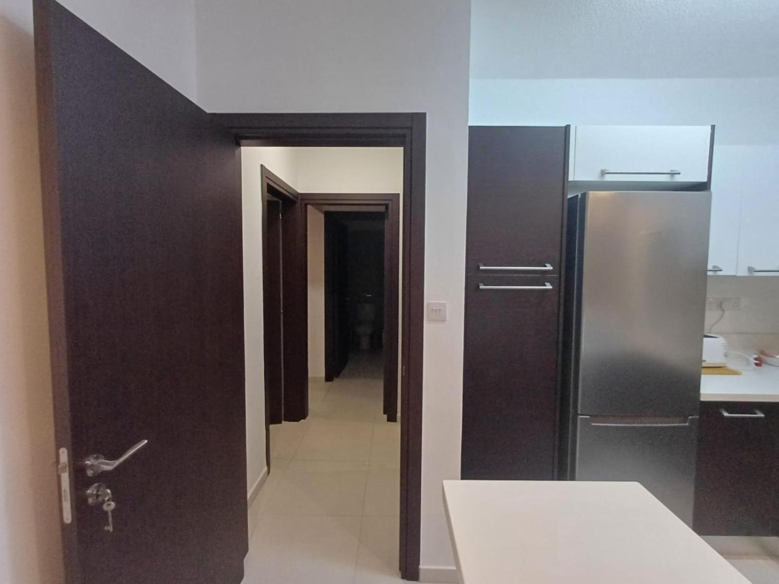 Kings Palace - Elegant 2BR, Sea Facing with Pool Views