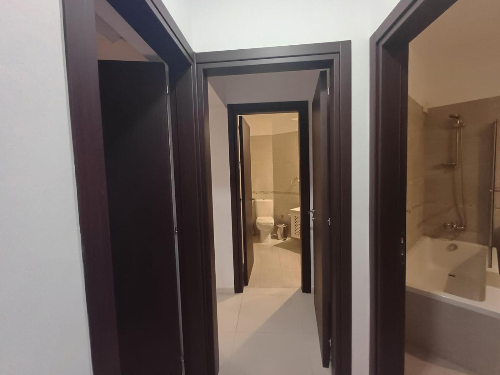 Kings Palace - Elegant 2BR, Sea Facing with Pool Views
