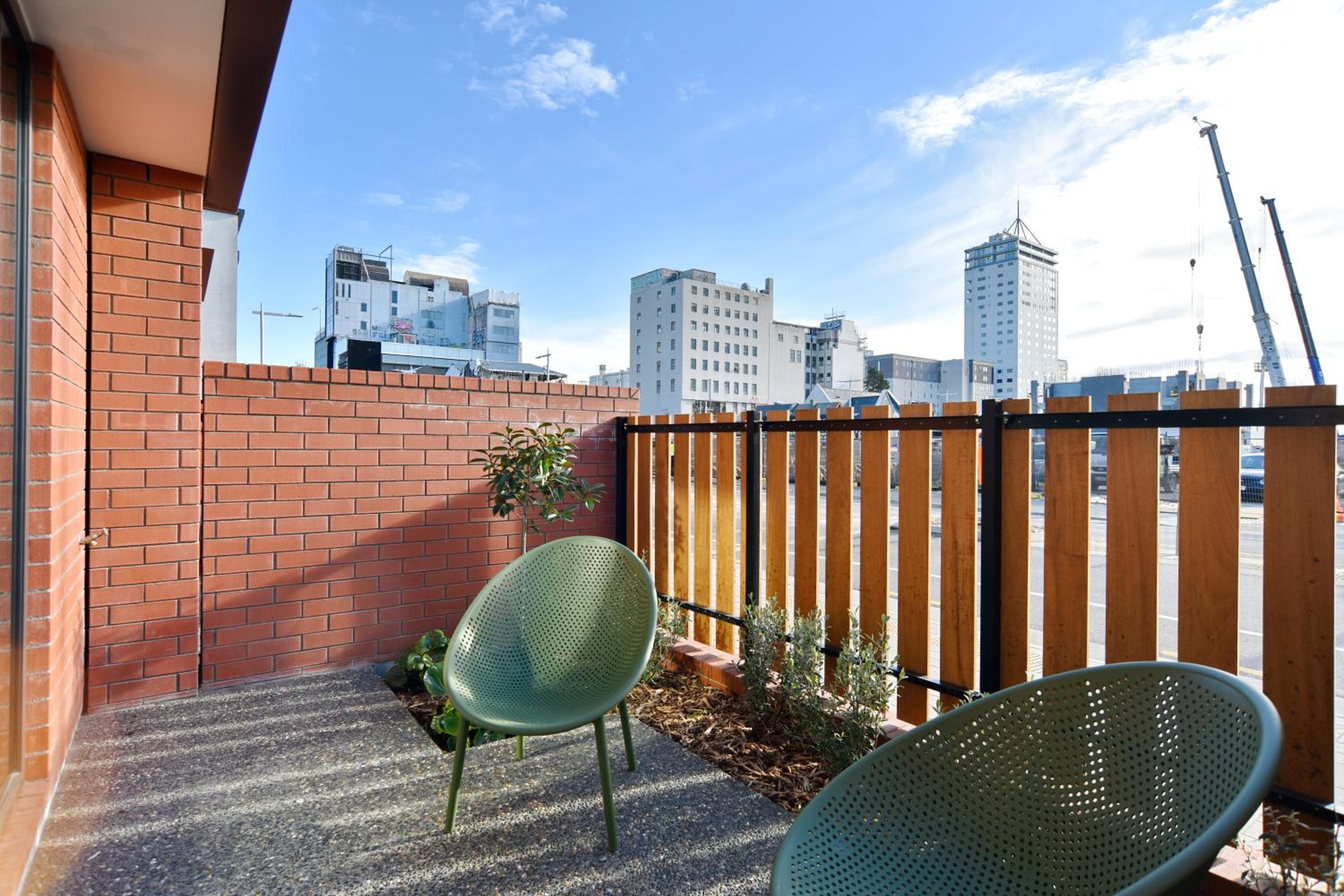 Hereford St Apartment - Christchurch Holiday Homes view 4