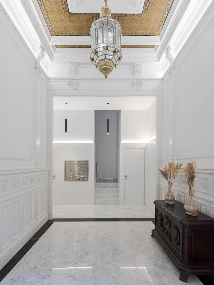 “Mondrian” new, ac, design lovers, near La Concha view 2