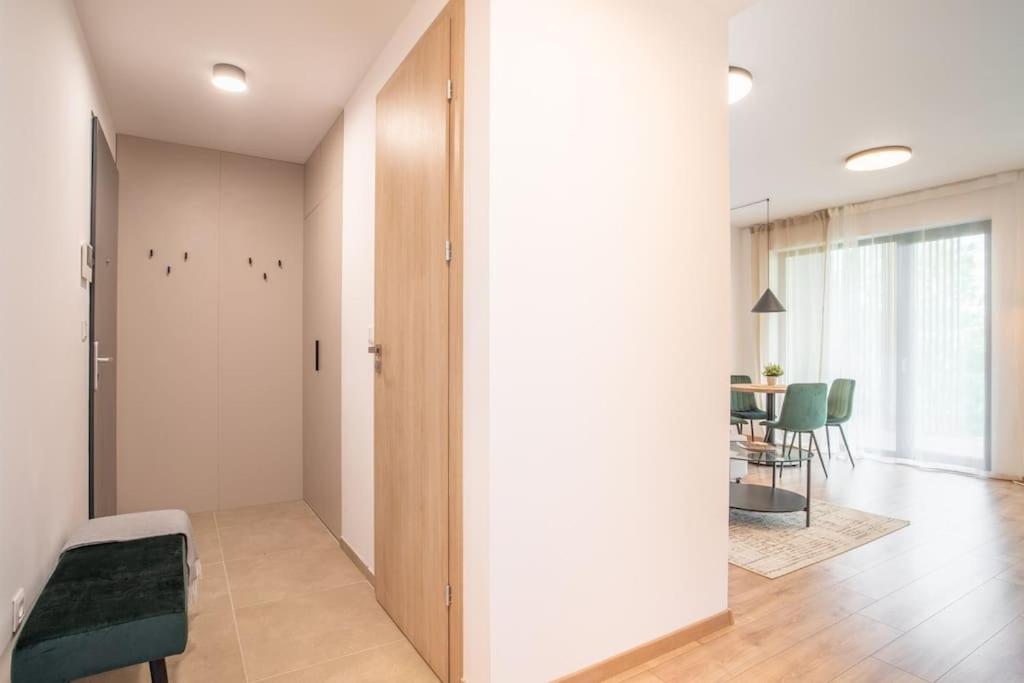 Patronka Apartments - Stylish apartment with a spacious terrace view 2