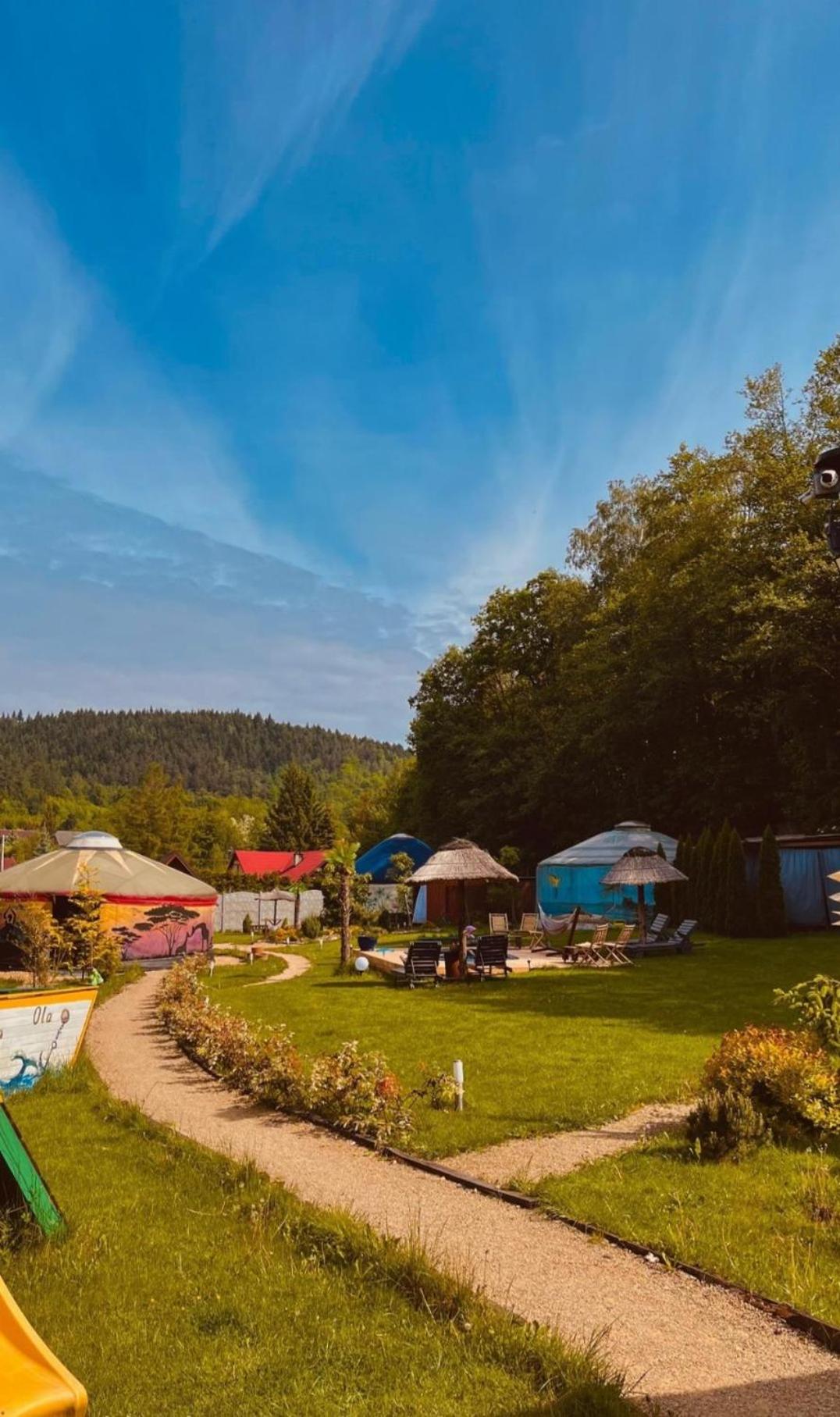 Aloha Glamp - Całoroczny glamping nad rzeką z prywatną balią - Stok narciarski, góry, lasy, sauna