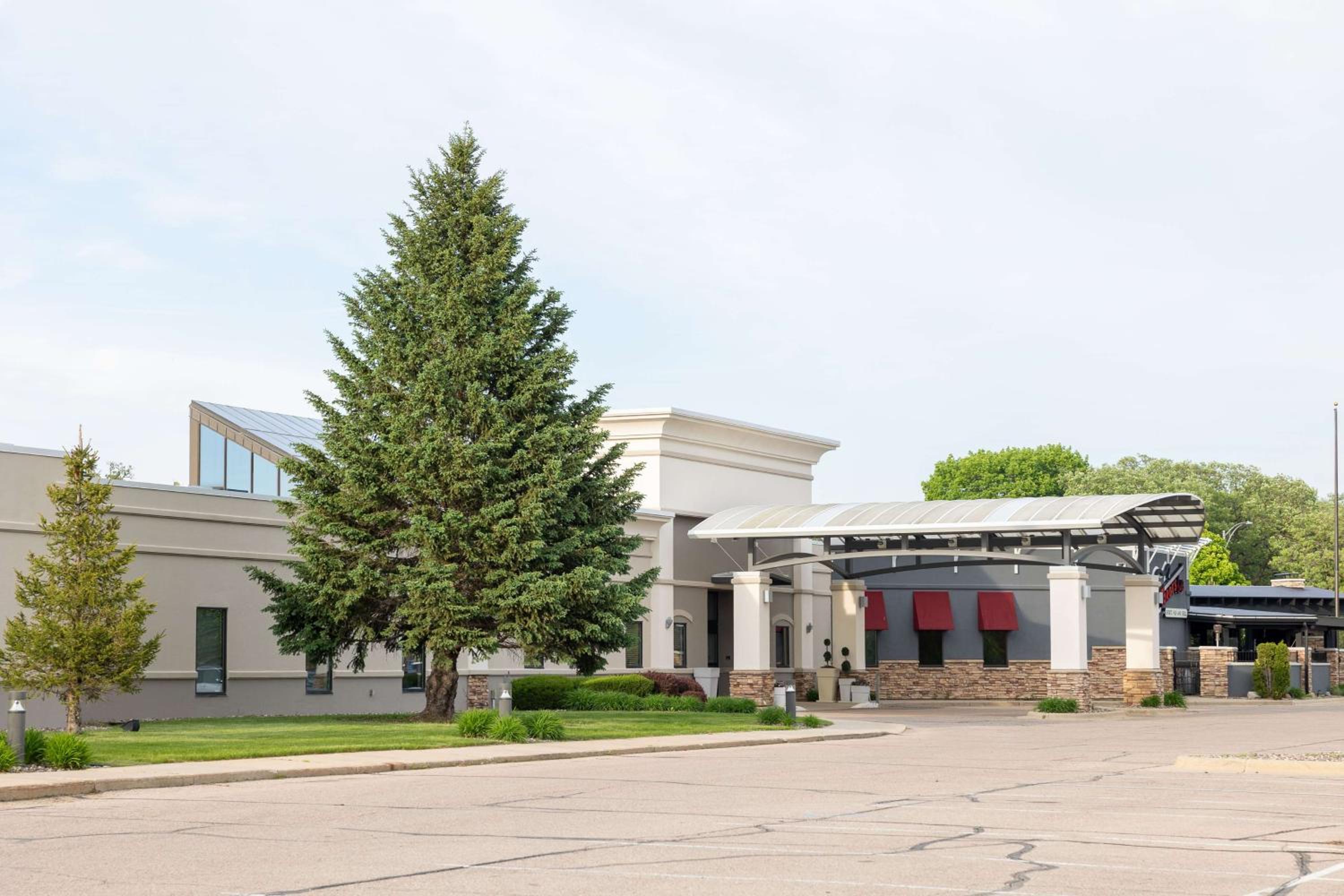 DoubleTree by Hilton Austin, MN - Image 2