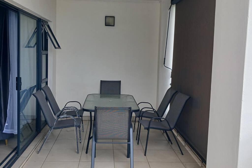 Deep Blue 2 Bed Apartment in an estate