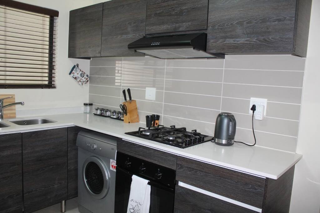 Deep Blue 2 Bed Apartment in an estate