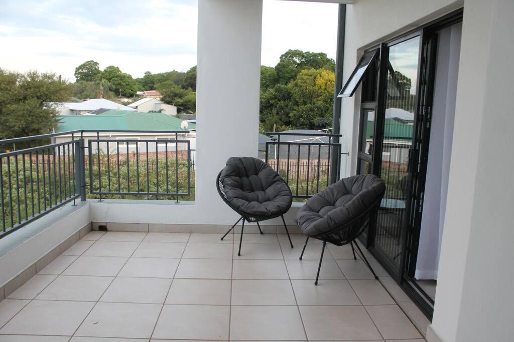 Deep Blue 2 Bed Apartment in an estate