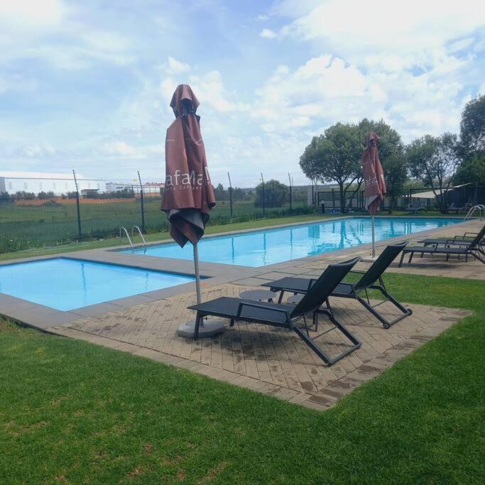 Deep Blue 2 Bed Apartment in an estate