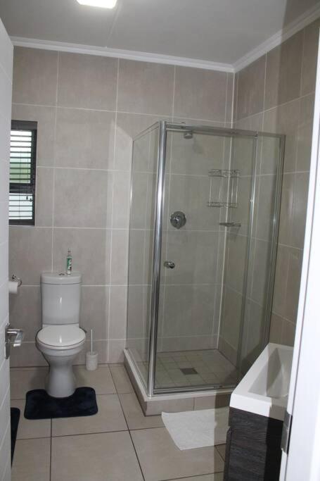 Deep Blue 2 Bed Apartment in an estate