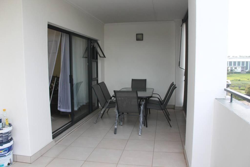 Deep Blue 2 Bed Apartment in an estate