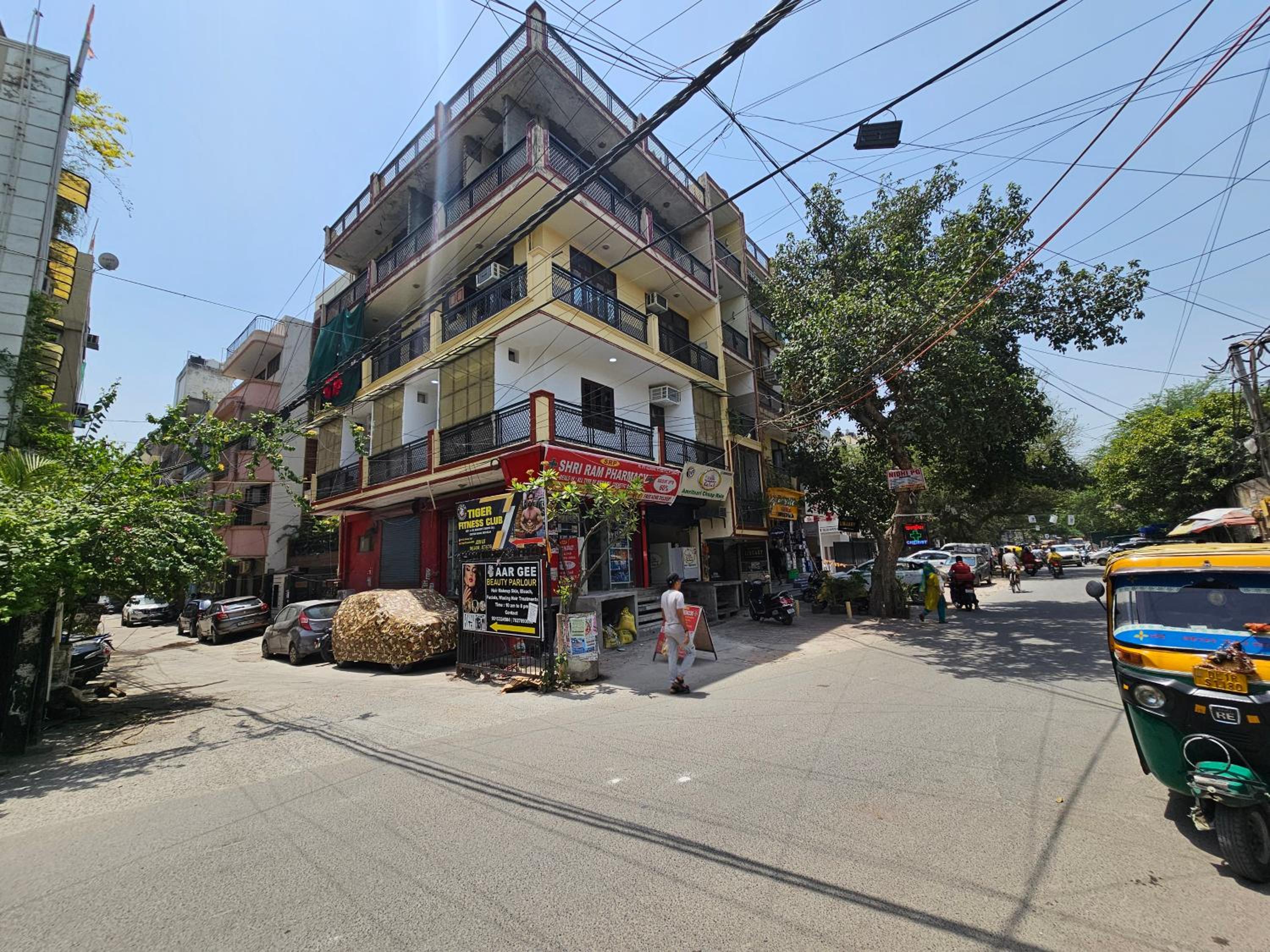 Gautam Nagar Homestay South Delhi view 4