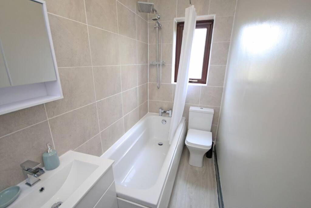 Bellshaw Lodge - Newly Refurbished Cottage view 4