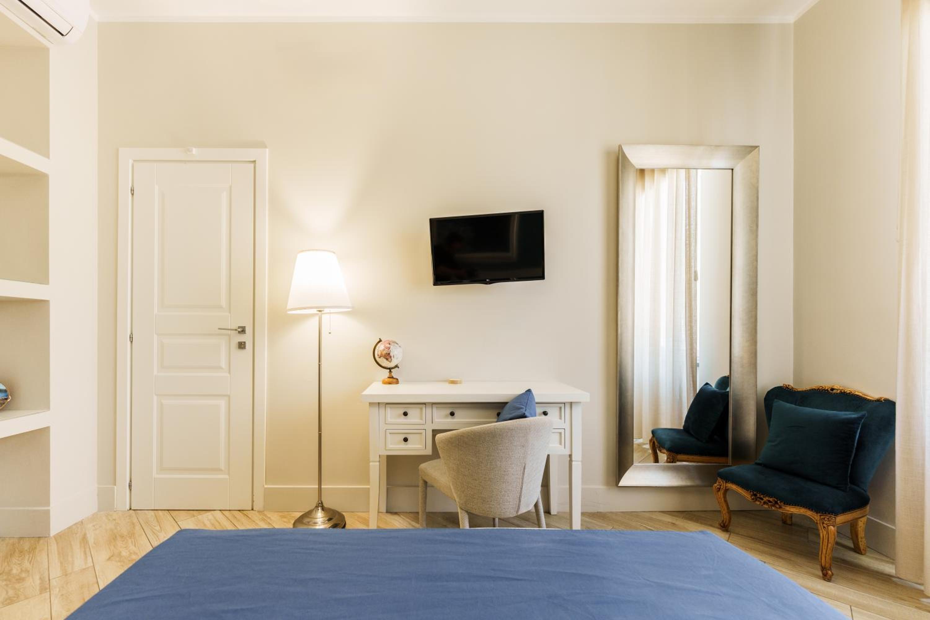 It's Room Naples