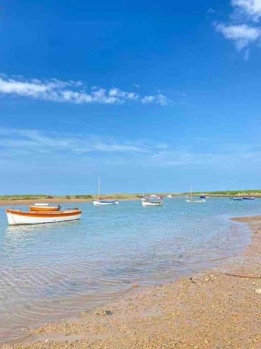 Luxury Holiday Cottage, Docking, North Norfolk view 5