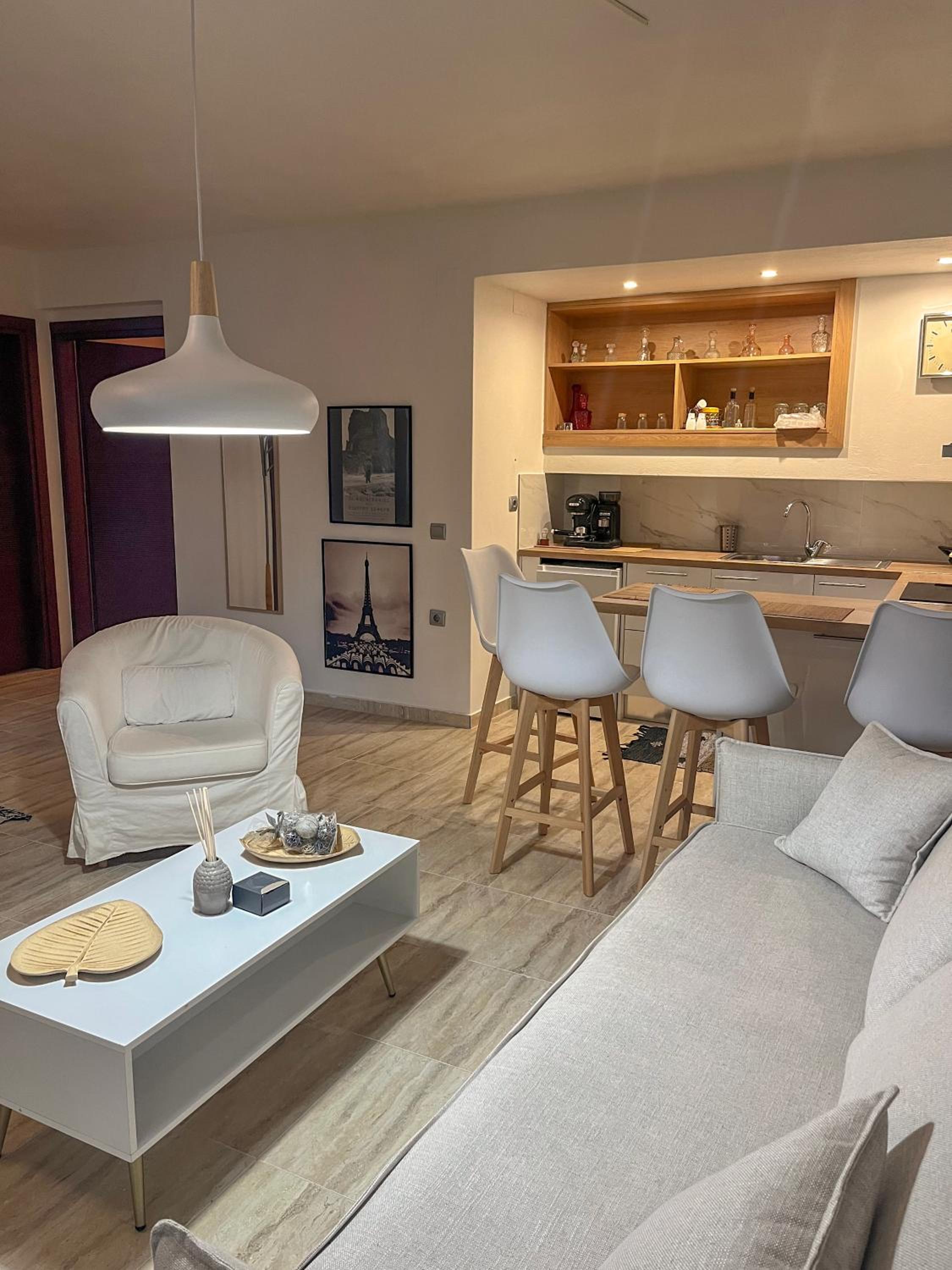 Ammoudi Hideaway