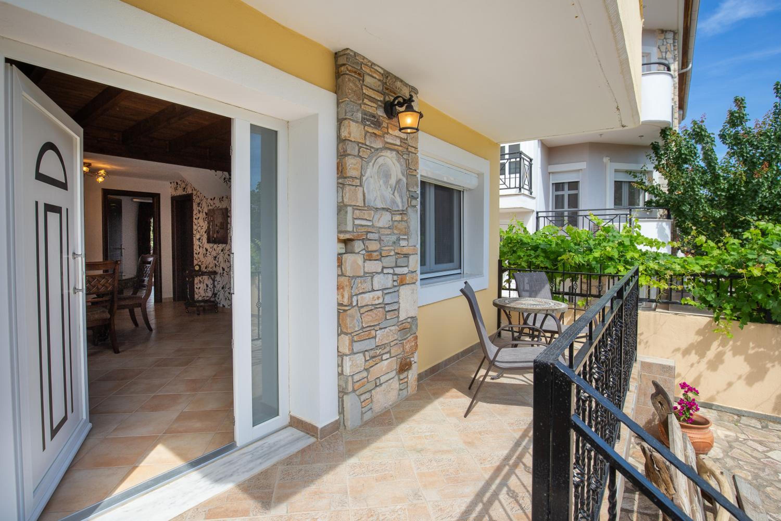 Archagelos House