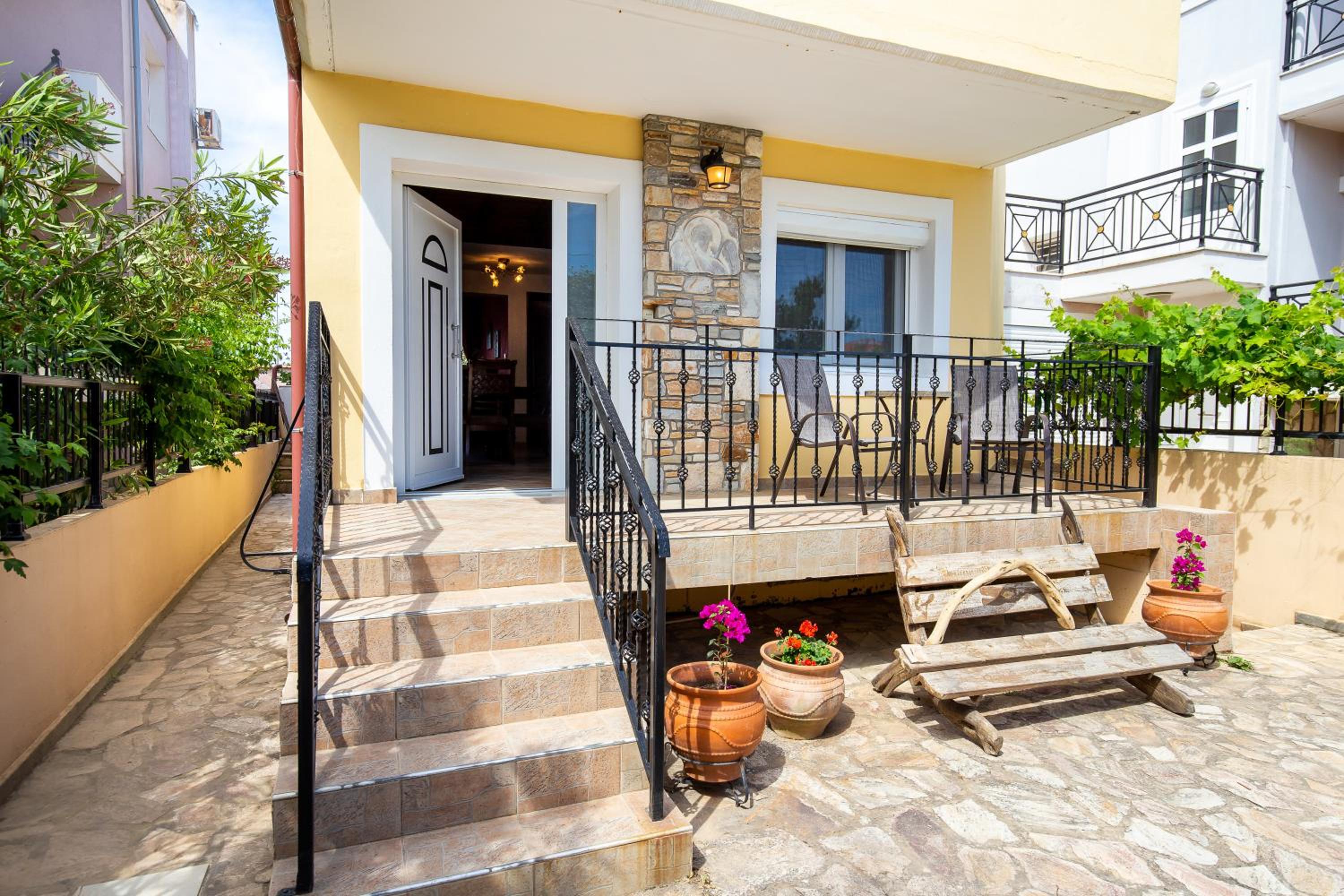 Archagelos House