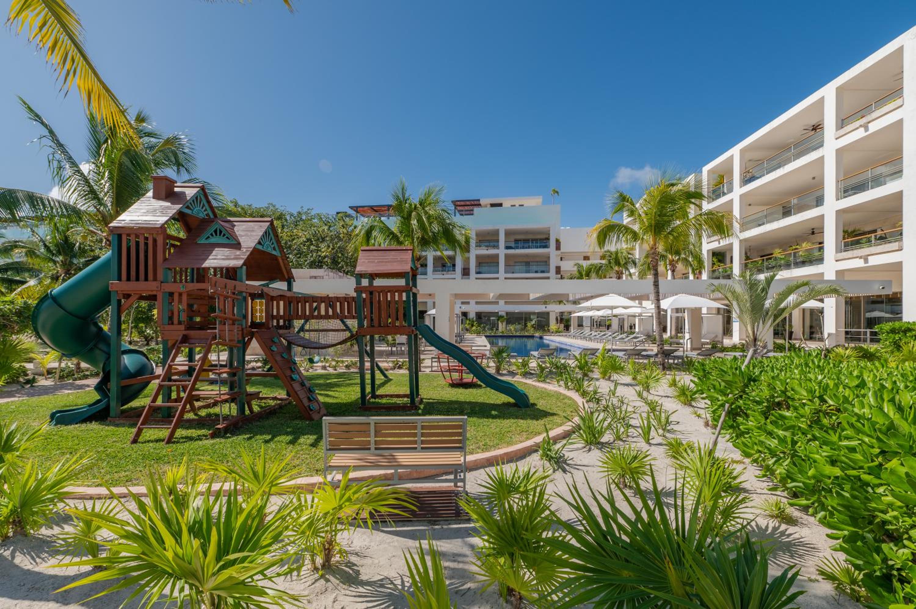 Marina Vista Retreat in Cancun La Amada