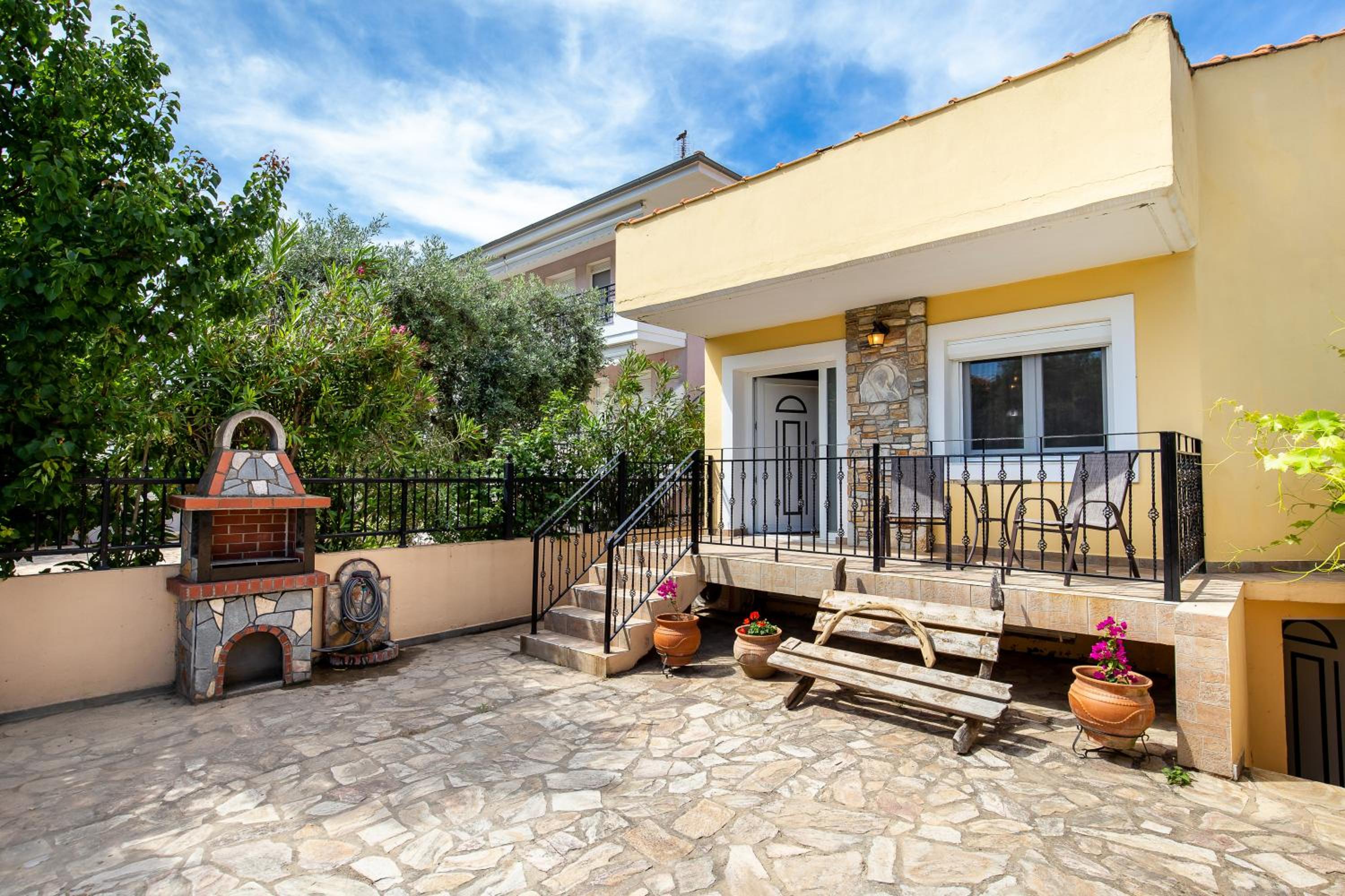 Archagelos House