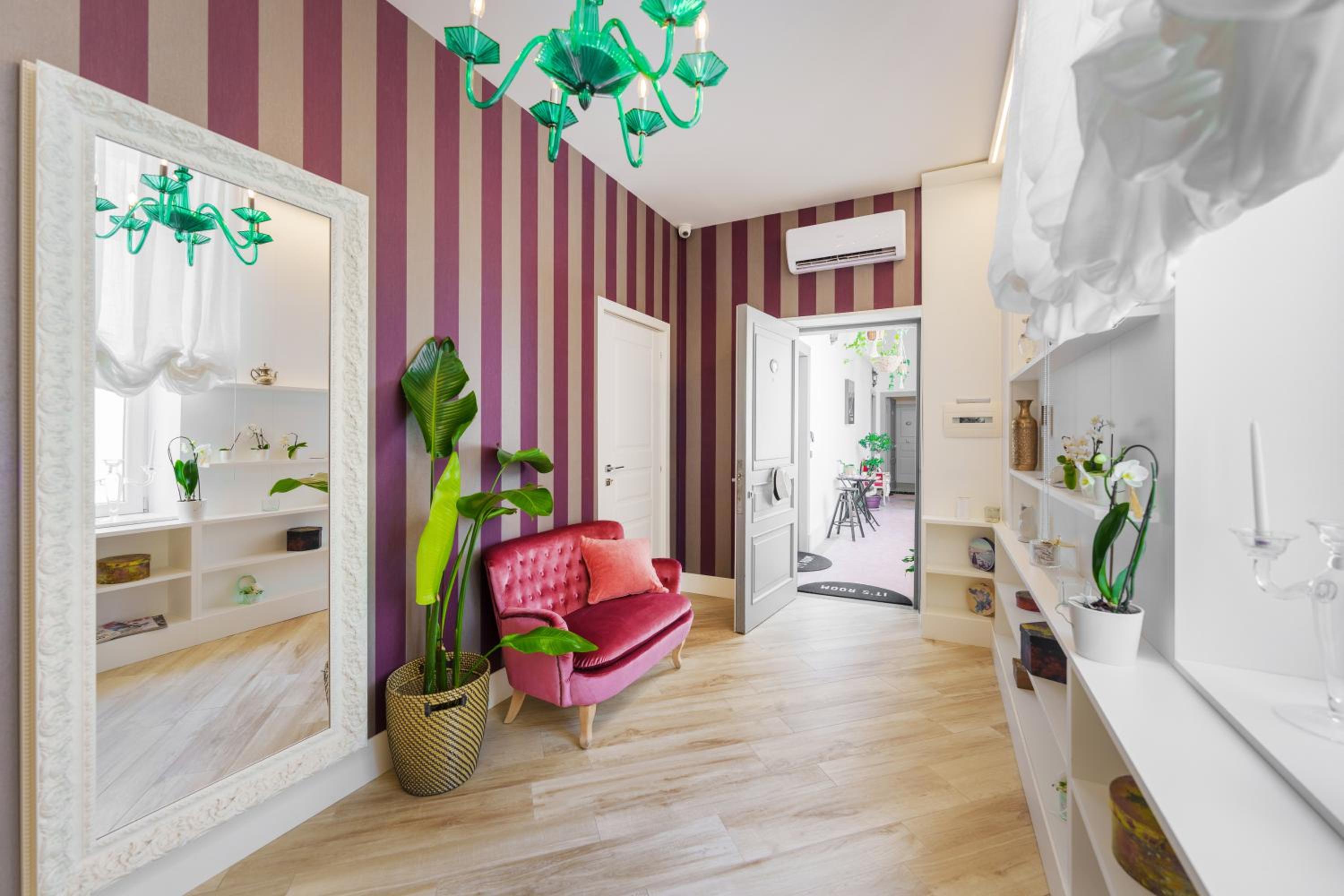 It's Room Naples