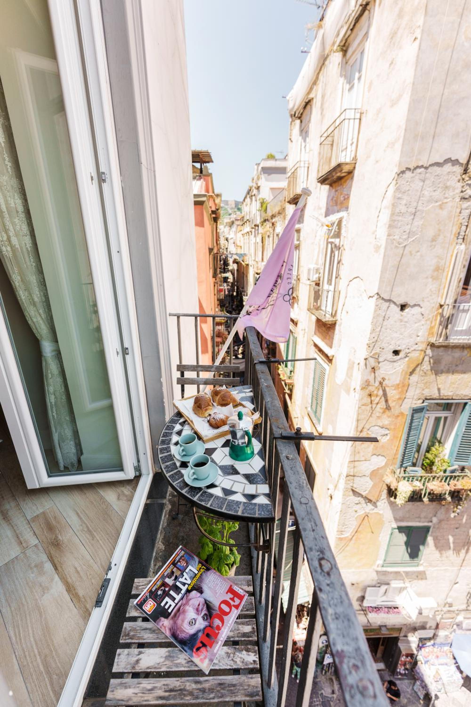 It's Room Naples