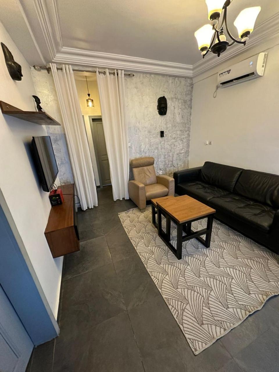Résidence M Douala - Akwa Plein Centre Ville - Wifi Starlink Haut Débit