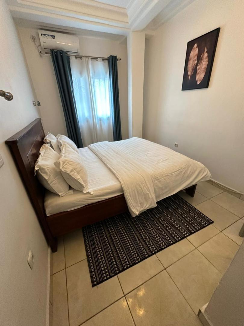 Résidence M Douala - Akwa Plein Centre Ville - Wifi Starlink Haut Débit