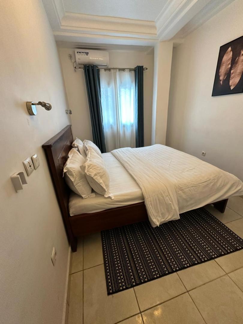 Résidence M Douala - Akwa Plein Centre Ville - Wifi Starlink Haut Débit