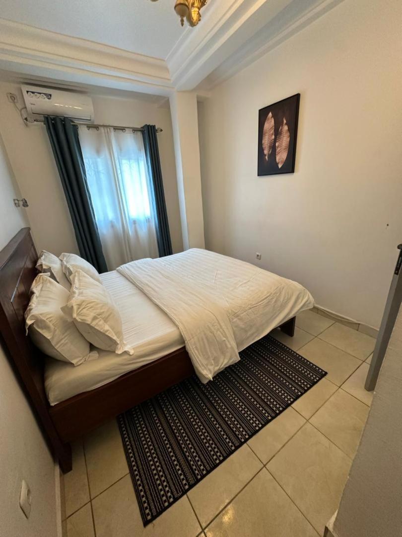 Résidence M Douala - Akwa Plein Centre Ville - Wifi Starlink Haut Débit