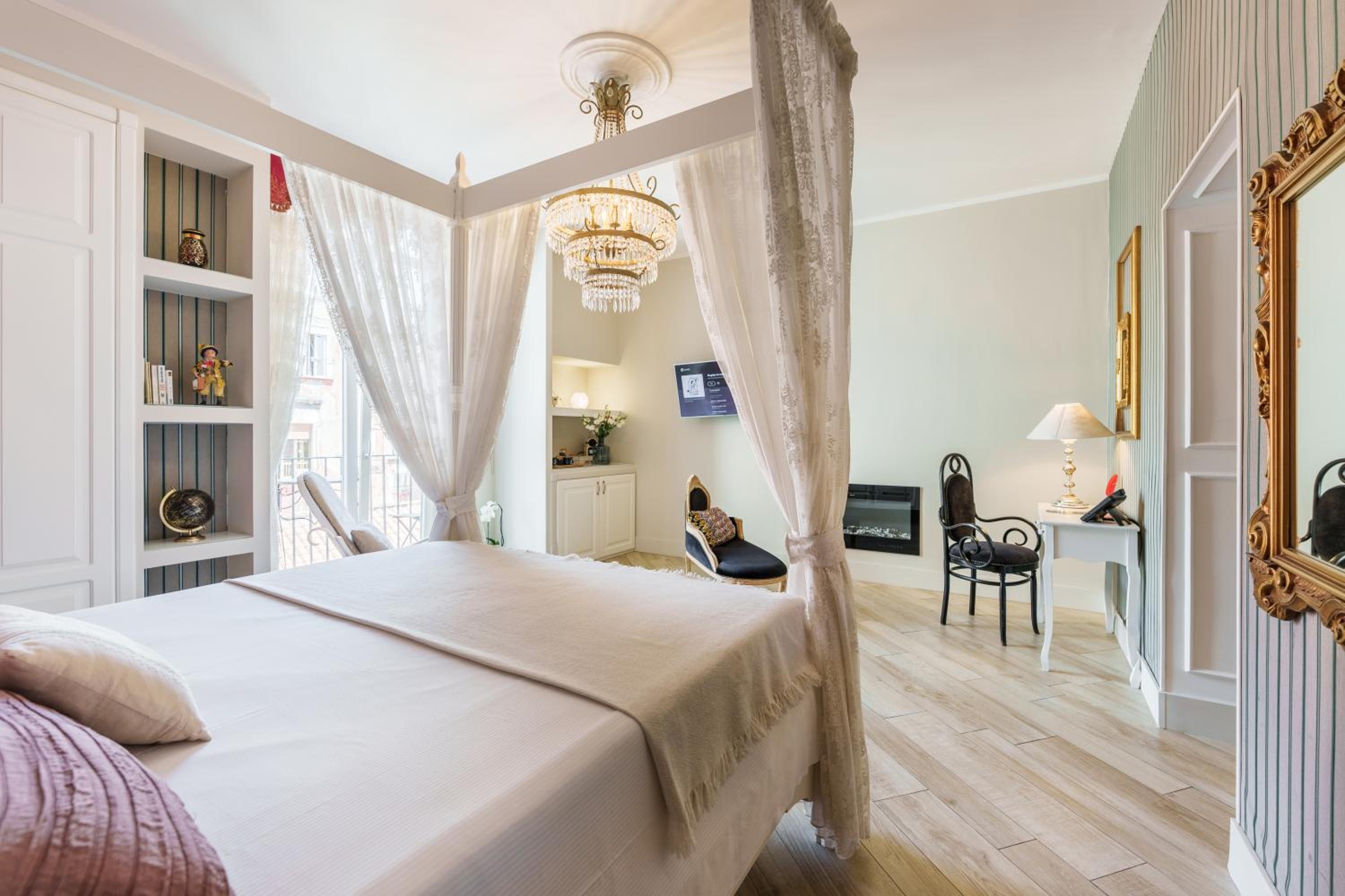 It's Room Naples