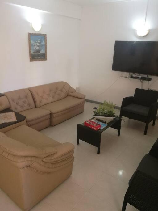Ideally Located, Fully Furnished, Air Cond Apartment In Flic En Flac !ONLY 5 mins walk to the beach view 4