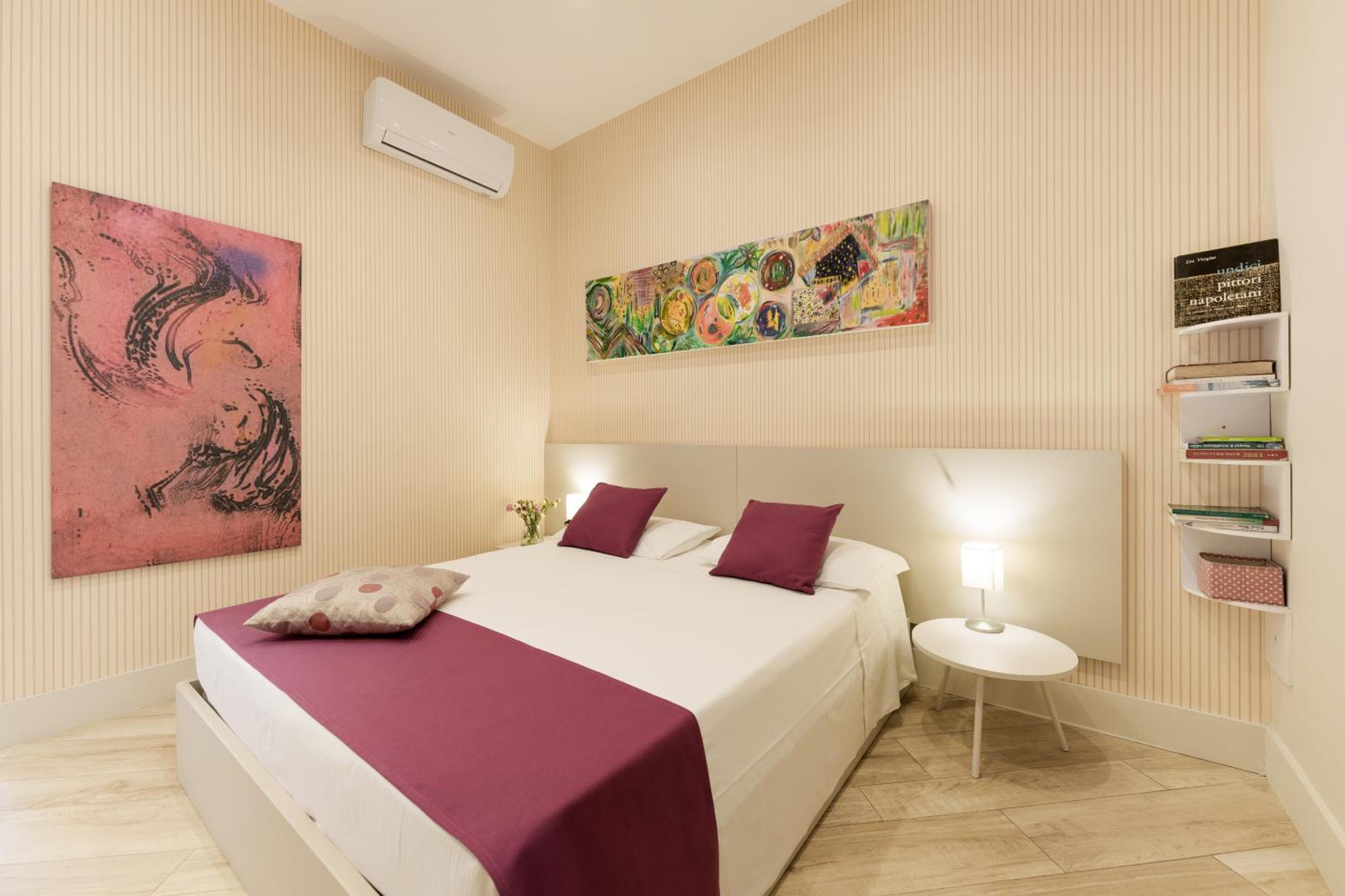 It's Room Naples