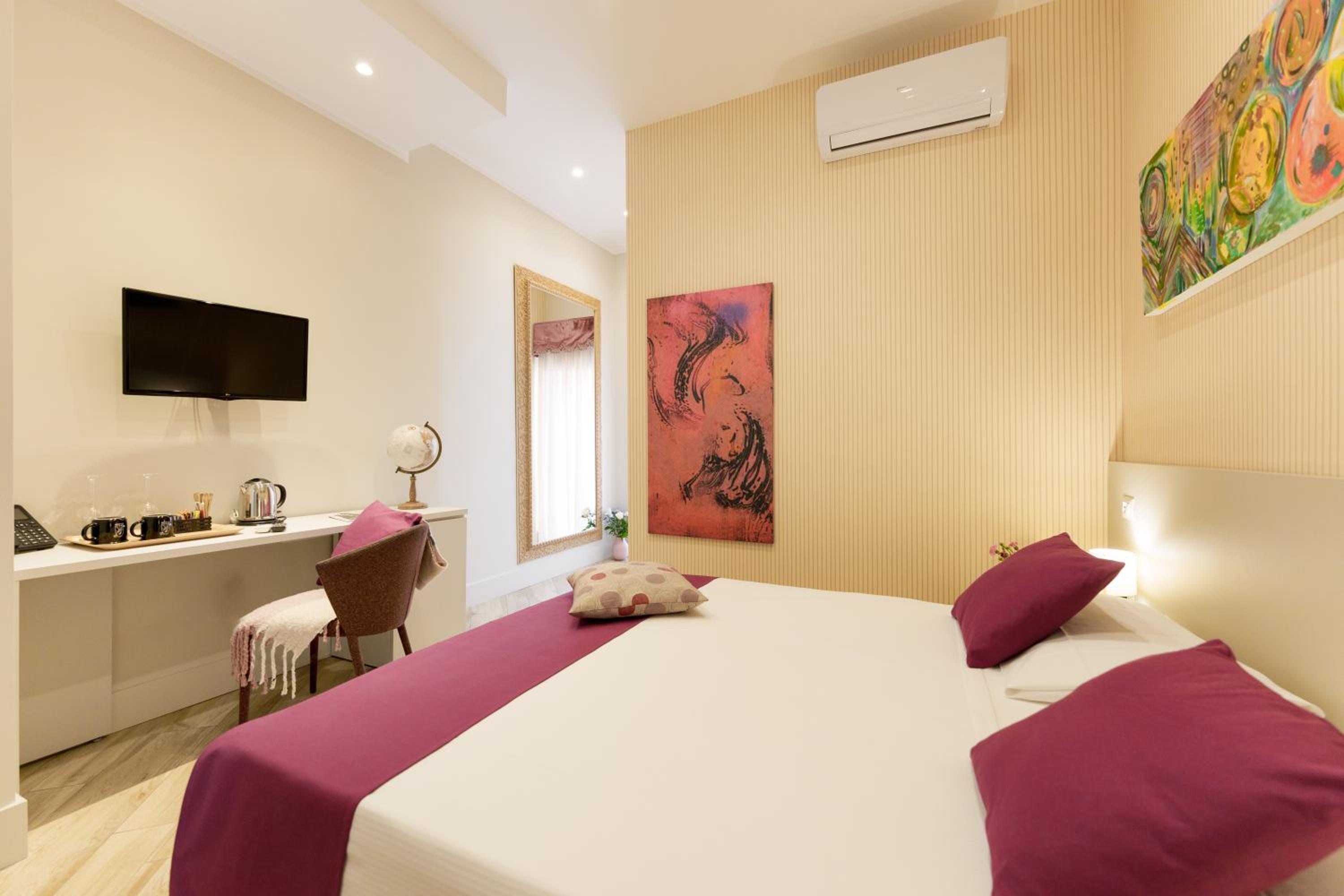It's Room Naples