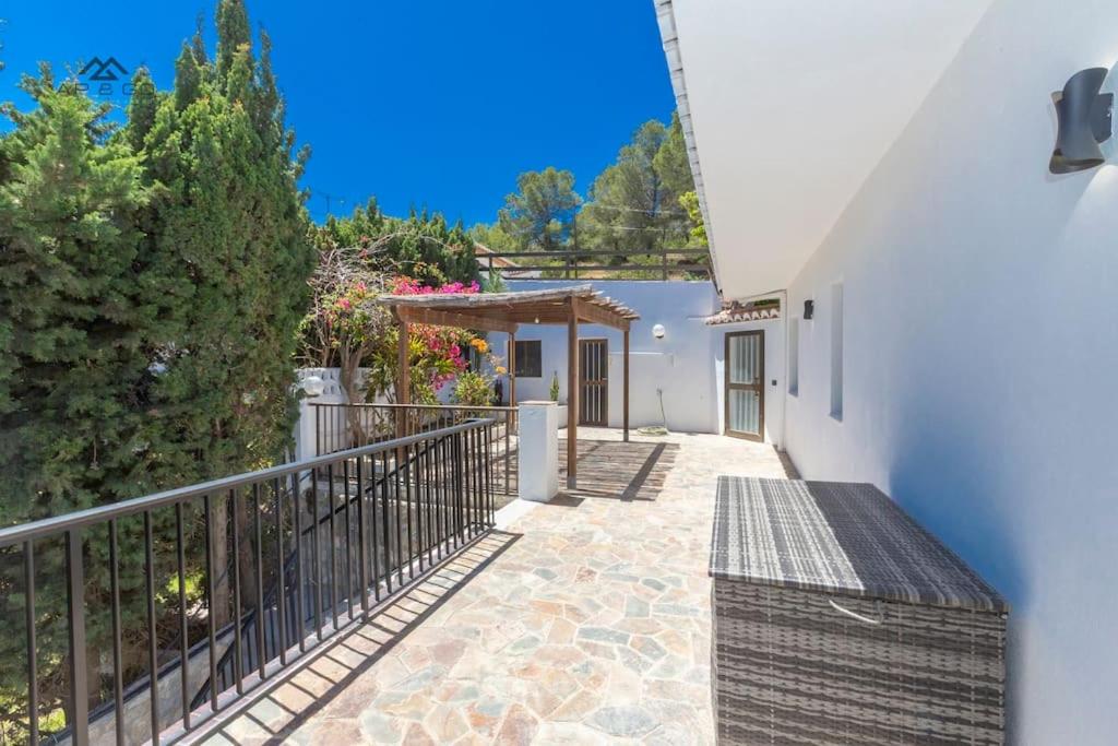 Luxury Designer Villa & Pool view 4