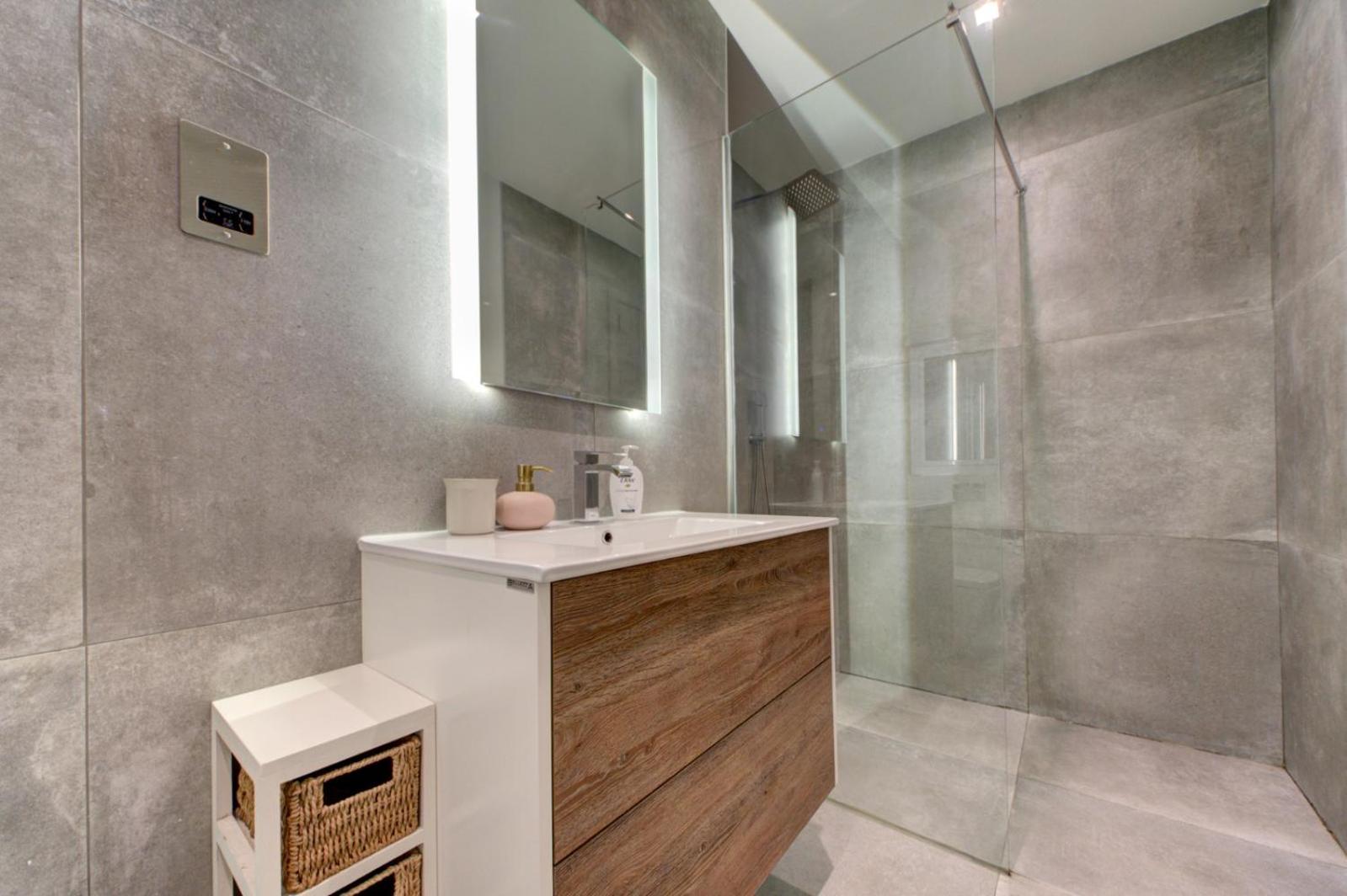 Modern Sliema apartment near sea view 2