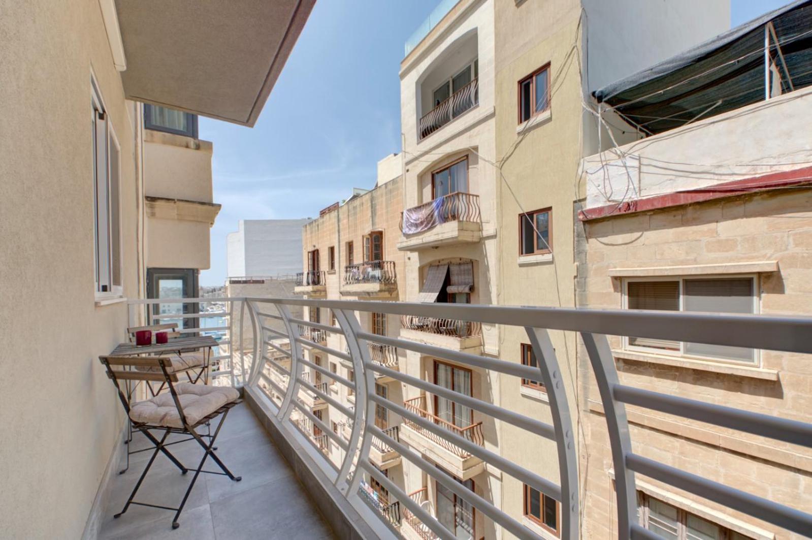 Modern Sliema apartment near sea view 4