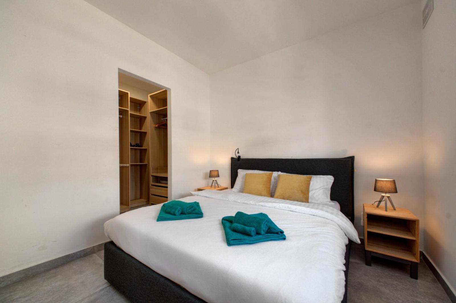 Modern Sliema apartment near sea view 5